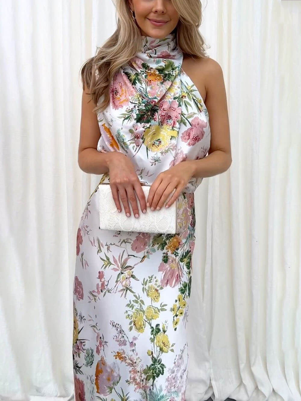 Robe longue dos nu à fleurs et taille élastique