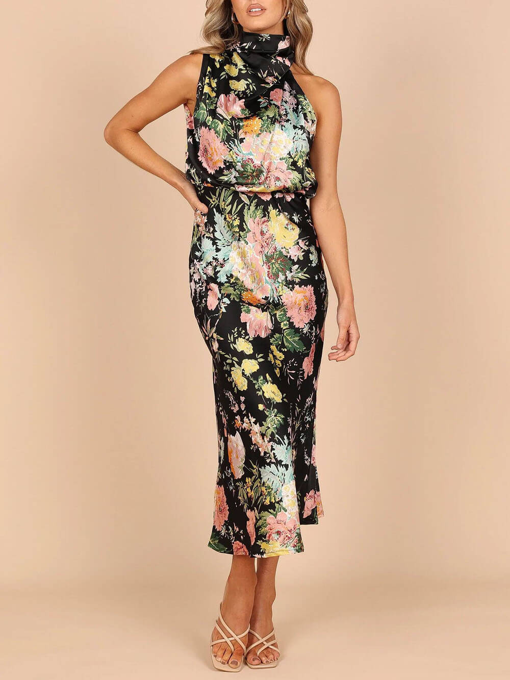 Robe longue dos nu à fleurs et taille élastique