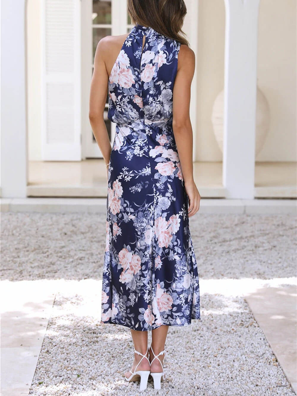 Robe longue dos nu à fleurs et taille élastique