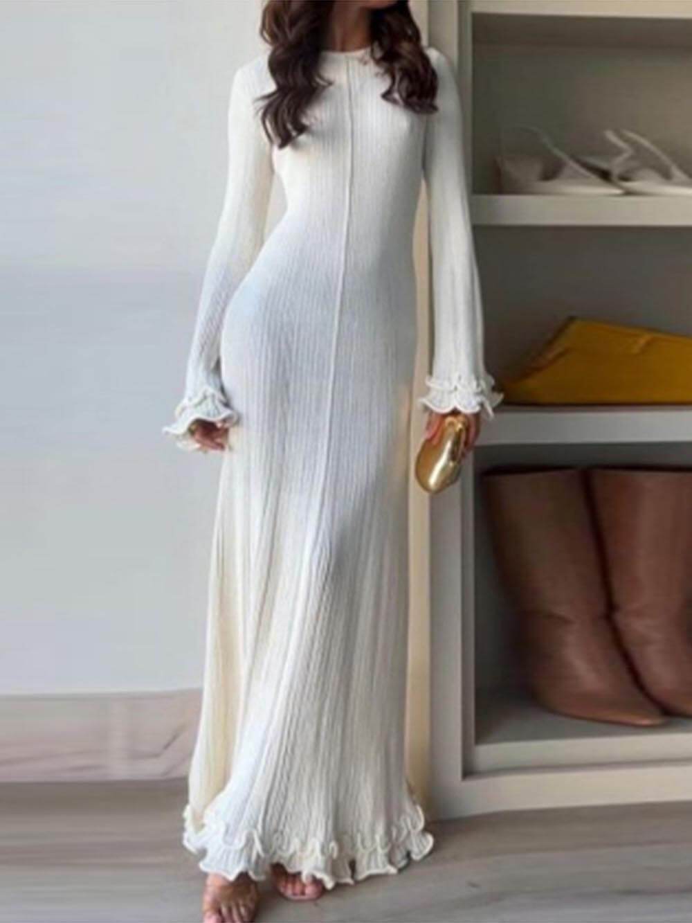 Robe maxi élégante à manches trompette, ourlet roulé et col rond en maille